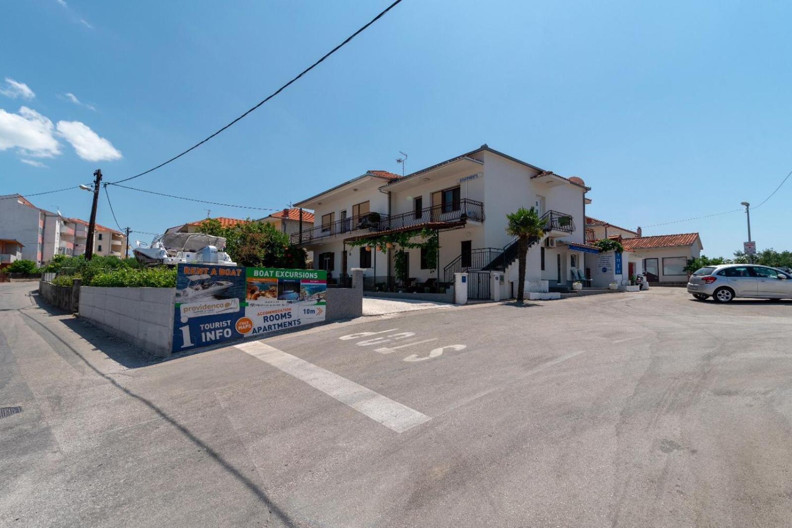 Apartman Karmen Trogir Bagian luar foto