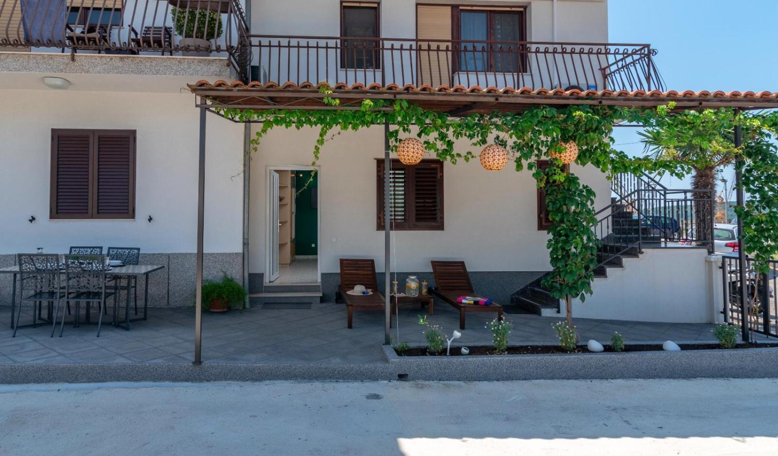 Apartman Karmen Trogir Bagian luar foto